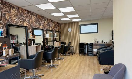 Centre Amaryllis - Les ciseaux de Mathilde : Coiffeur à Arçonnay
