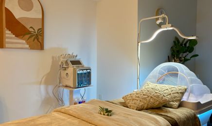Maison KÉMI | HeadSpa - Maison d’expertise capillaire et de beauté Cheveux texturés : Manucure à Angers