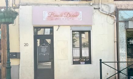 Beauté Divine : Manucure à Plan-de-Cuques