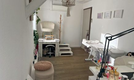 Av Nails  : Manucure à Colmar