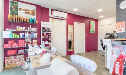 Ombr’elle Esthétique : Manucure à Étoges