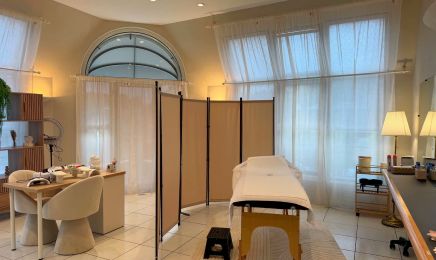 Elégance institut de Beauté : Manucure à Contrexéville