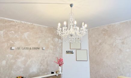AK.lash & Brow: Kosmetikstudio in Wiesbaden