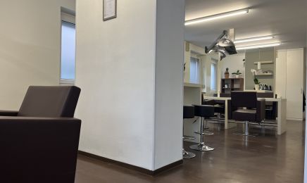 Cutting Room Friseursalon: Friseur in Bad Salzschlirf
