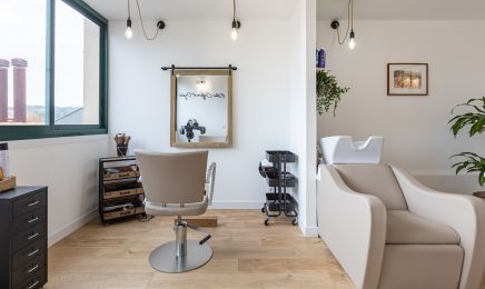 Esther Coiffure et Ongles : Coiffeur à Anglet