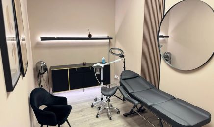 GLOWHAUS | BEAUTY x TATTOO: Nagelstudio in Köln