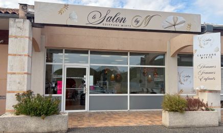 Le Salon by M : Coiffeur à Montayral