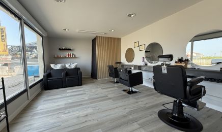 PV Hair Lounge  : Coiffeur à Saint-Martin-de-Crau