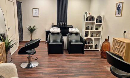 Le fauteuil de Morgane (1932 by S Coiffure) : Coiffeur à Saint-Cergues