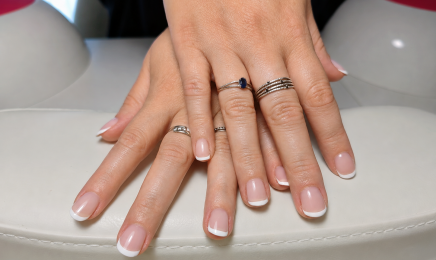 Glossy Nail by Nayeli  : Manucure à Fourquevaux