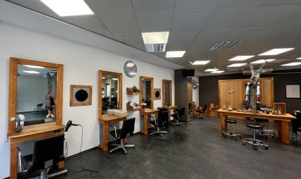 Friseursalon Haircules Neuburg: Friseur in Neuburg an der Donau