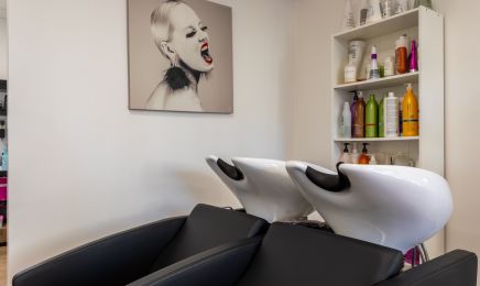 GLAM'COIF Head spa/ Lifting coréen/ Hydra face/ Blanchiment dentaire : Manucure à Vias