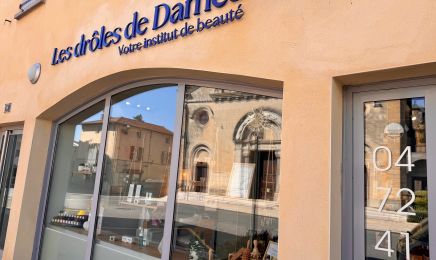 Les Drôles De Dames : Manucure à Orliénas