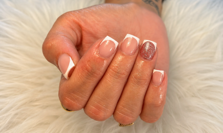 Ayline Elmaz copine de beauté : Manucure à Manage