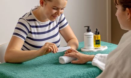 SPA Aux Ducs De Sienne  : Manucure à Montagne