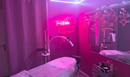 Time of Lashes : Coiffeur à Maurepas