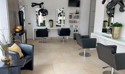 Hairlounge by Julia Tielemann: Friseur in Bocholt