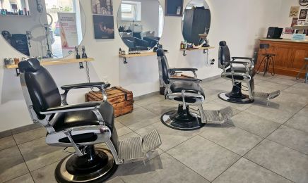 De Mèche Avec Vous : Institut de beauté à Héming
