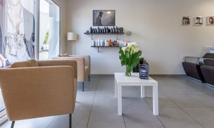 MN visagistes : Coiffeur à L'Herbergement