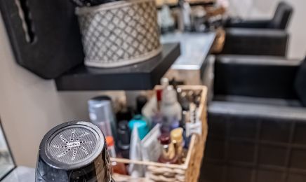 LE SALON BY JUSTINE  : Coiffeur à La Grande-Motte
