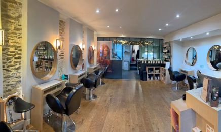 Un Hair Naturel - Place Viarme  : Coiffeur à Nantes