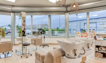 Détente et Style : Coiffeur à Vif