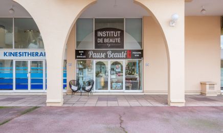 Pause Beauté : Manucure à Fréjus