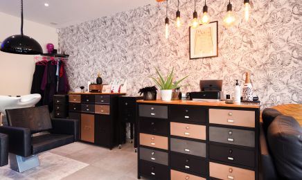 Christine R. Coiffeur - Maquilleur : Coiffeur à Baerenthal