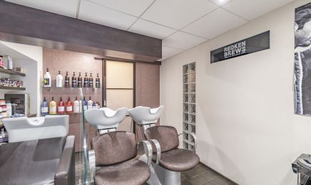 Au delà du Miroir by Perrine : Coiffeur à Buxy