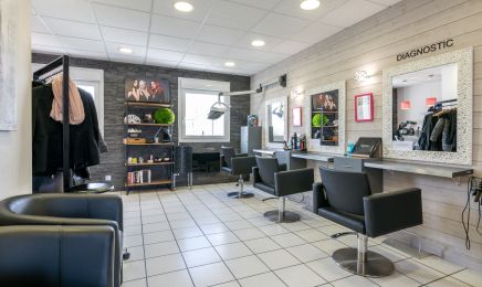 Un cheveu m'a dit - Spécialiste du végétal : Coiffeur à Ploudaniel