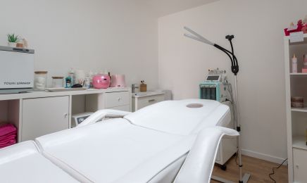 La Maison de la Beauté - By Sabrina esthétique  : Manucure à Teuillac