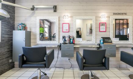 Un cheveu m'a dit - Spécialiste du végétal : Coiffeur à Ploudaniel