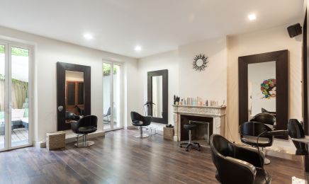 En Aparté by Laurie  : Coiffeur à Toulon
