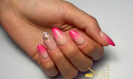 Lady Glitter chez Alina beauty concept : Institut de beauté à Le Cannet