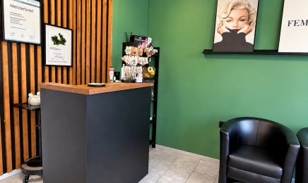 Friseursalon Amela: Friseur in Frankfurt am Main