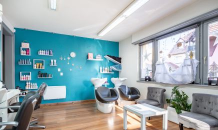 Le petit salon  : Coiffeur à Still