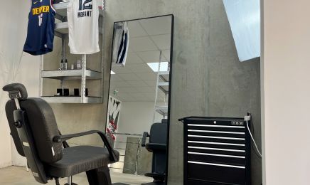 LS Custom Coiffeur & Barber / Piercing / Nails / Lash & Strass Dentaire : Institut de beauté à Dijon