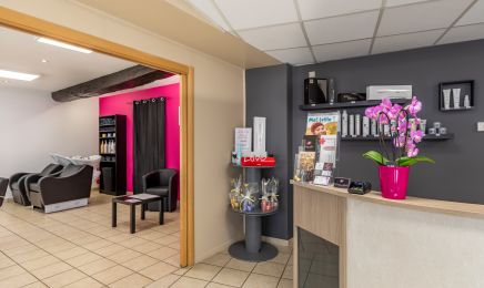 L'Atelier d'Émilie : Coiffeur à Matour