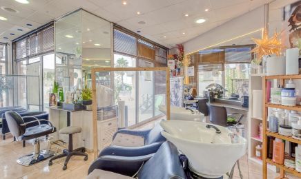Salon de beauté Corine  : Coiffeur à Sausset-les-Pins