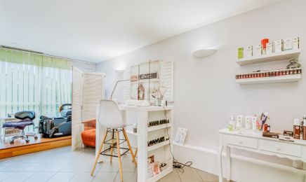 Le Loft Bordeaux - Coiffure - Institut de beauté : Manucure à Bordeaux