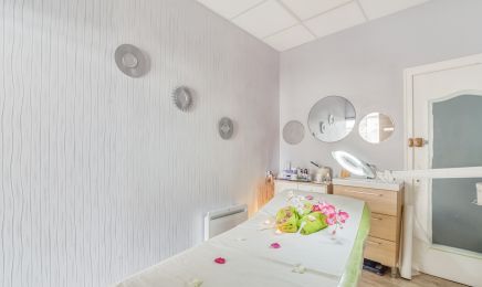 AURELIE ESTHETIK : Manucure à Sainte-Livrade-sur-Lot