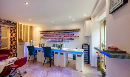Sky Nails : Manucure à Istres
