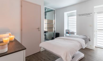 Maria Galland Paris Institut de Beauté : Manucure à Grand-Champ