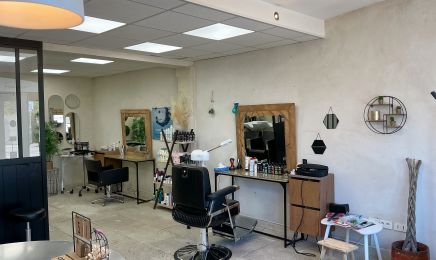 L’atelier Beauty’R - Artisan coiffeur : Manucure à Pierrelatte