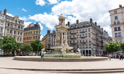 NIKI NAILS (salon ALIONA) : Coiffeur à Lyon