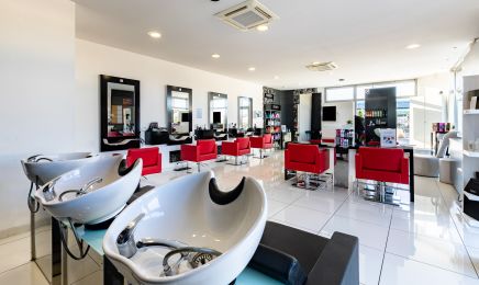 Wag ´ hair : Coiffeur à Sénas