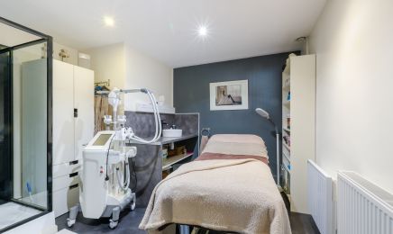 Chloé Beauté : Manucure à Faches-Thumesnil