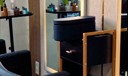 Mona me Friseursalon: Friseur in Kassel