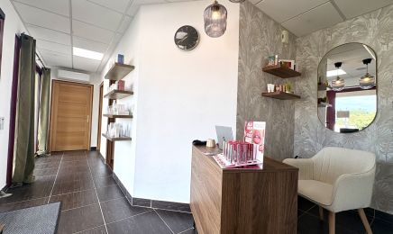 Yvalice | Salon de Beauté  : Manucure à Remouillé