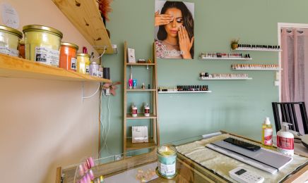 Ongles Pailletés : Manucure à Agneaux